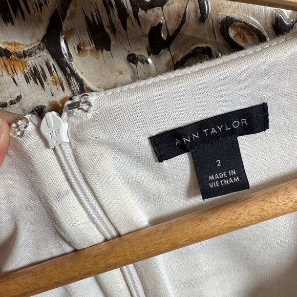 Ann Taylor Striped Black/White Puff Sleeve Shell Sheath Mini Feminine Dress sz 2 - Picture 5 of 8